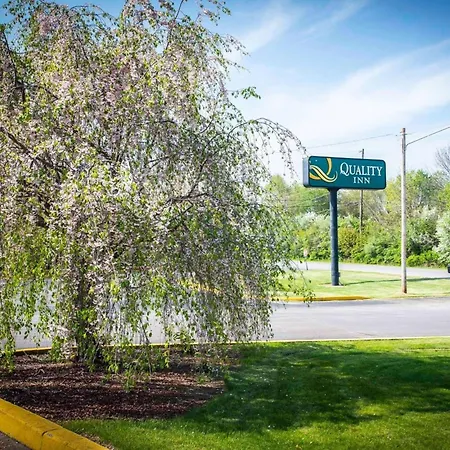 Quality Inn New Columbia-Lewisburg-2